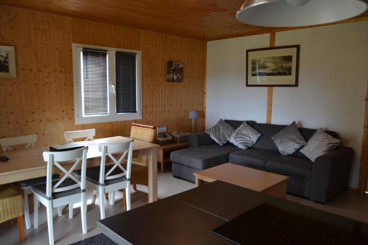 Beautiful Lake View 3 Bedroom Chalet. Saint-Manvieu-Bocage Zewnętrze zdjęcie